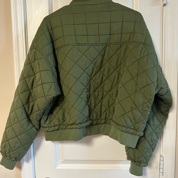 Blank NYC Olive Quilted Cropped Jacket - Picture 5 of 5